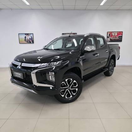 MITSUBISHI L200 TRITON 2.4 16V TURBO DIESEL SPORT HPE-S CD 4P 4X4 AUTOMÁTICO MITSUBISHI L200 TRITON 2.4 16V TURBO DIESEL SPORT HPE-S CD 4P 4X4 AUTOMÁTICO
